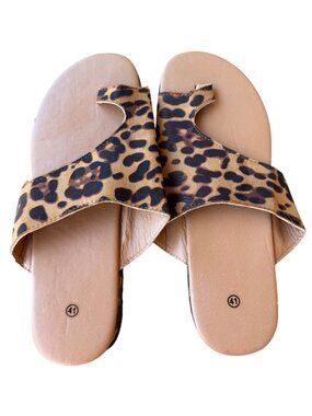 Slip-on Tan Leopard Print Sandals w/Toe Ring Design Women's Size US 9.5-10/EU 41